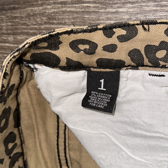 Cheetah Zipper Skirt - Picture 6 of 6